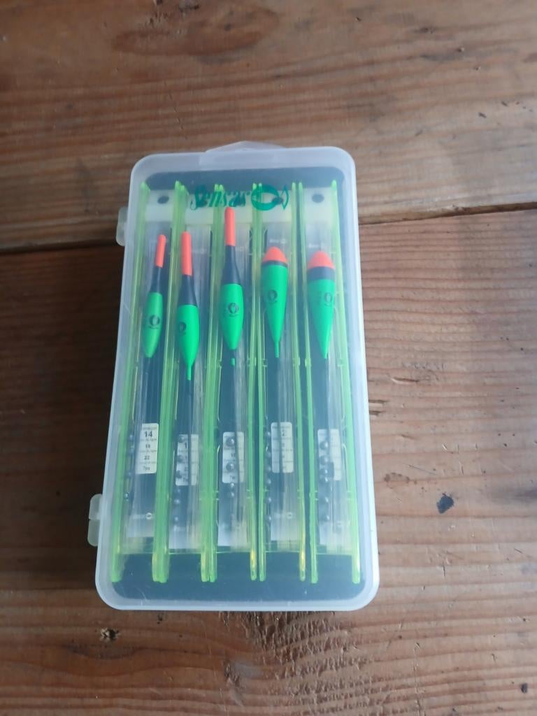 Te koop 2 doosjes met tuigjes, Ophalen of Verzenden, Overige typen
