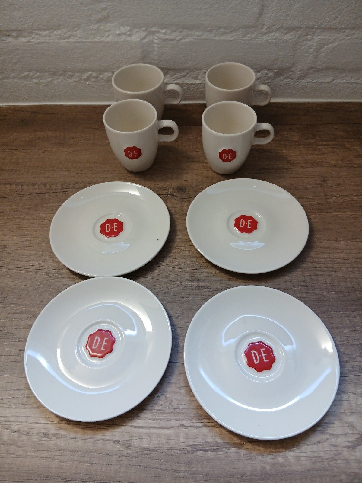 4 Douwe Egberts Kop en Schotel Set, Huis en Inrichting, Gebruikt, Overige merken, Keramiek, Ophalen of Verzenden