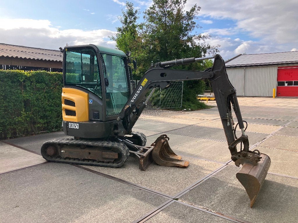 Volvo ECR 25 D | 3490 u | 3 bakken | (bj 2016), Graafmachine