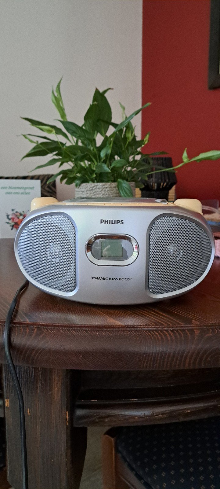 Philips draagbare radio/cd speler op batterijen, Ophalen of Verzenden, Gebruikt, Radio, Met cd-speler