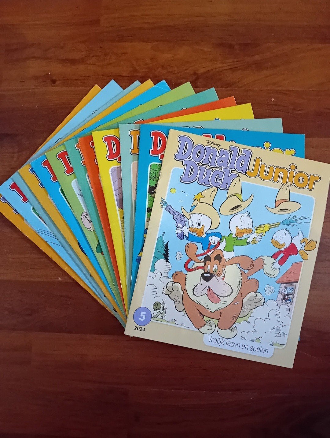 12x Donald Duck Junior GEEN puzzels en spellen gemaakt!, Boeken, Europa, Ophalen of Verzenden, Zo goed als nieuw, Meerdere comics