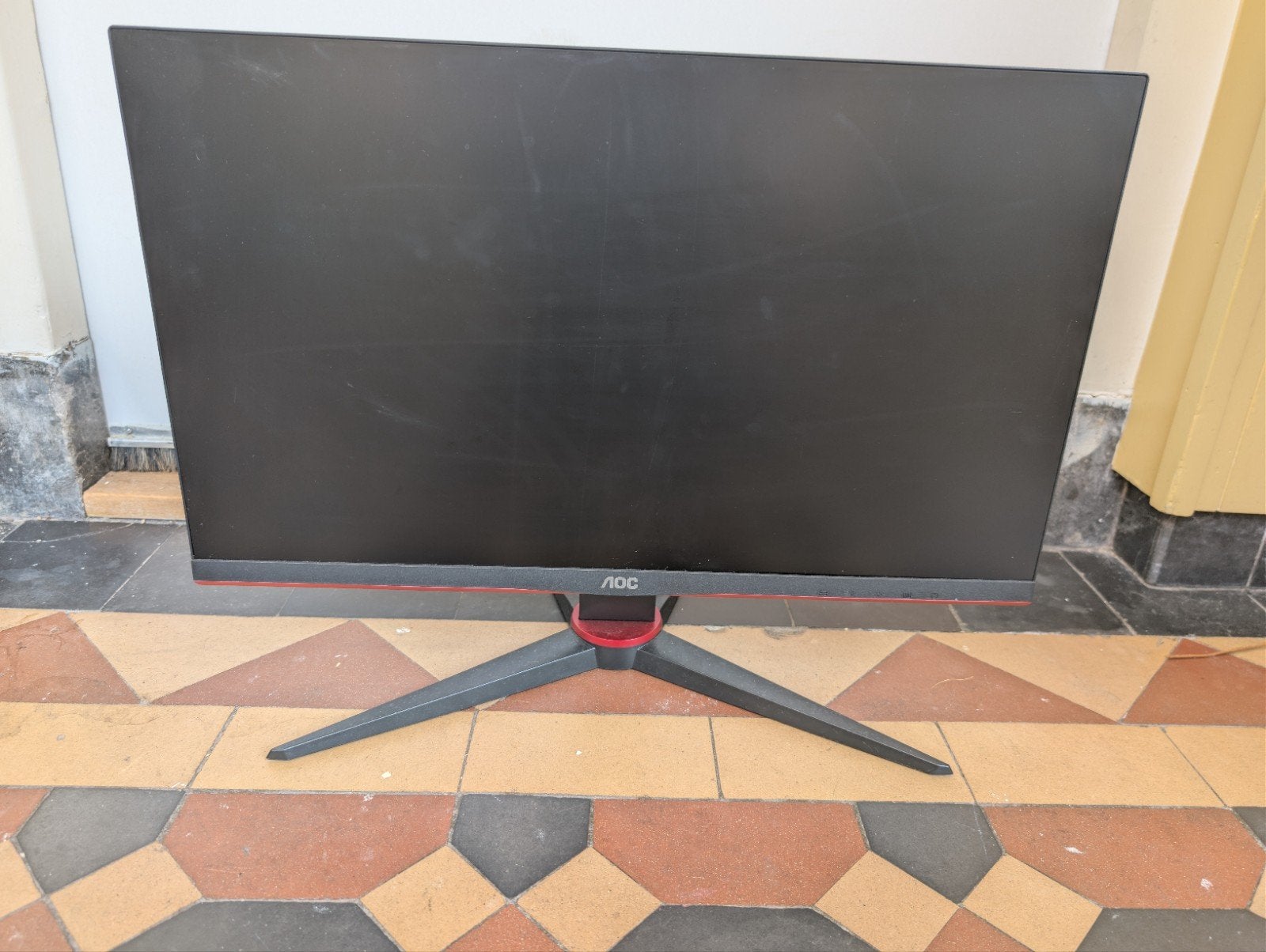 AOC 24G2SPAE/BK werkt perfect deskmount optioneel, HD, 101 t/m 150 Hz, AOC, Zo goed als nieuw