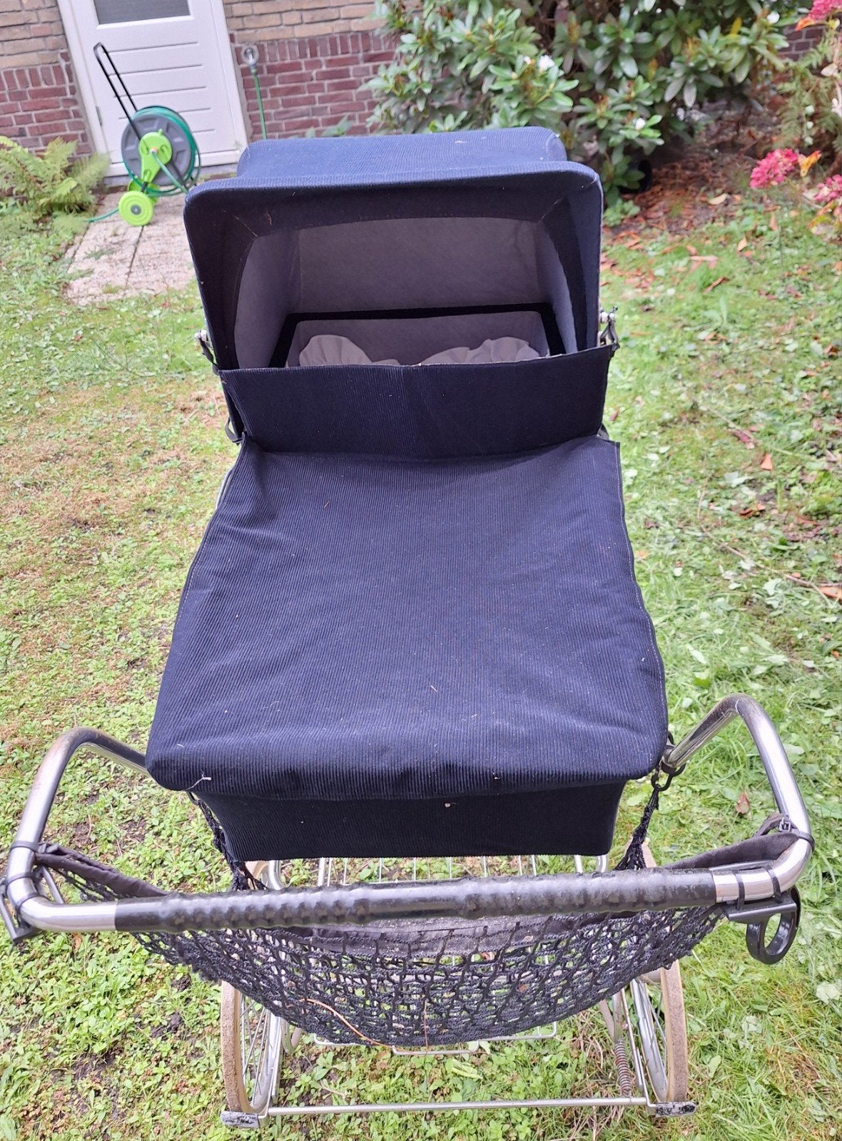 Foto 7 van Vintage Kinderwagen met Parasol en Zitje - Klassiek Design