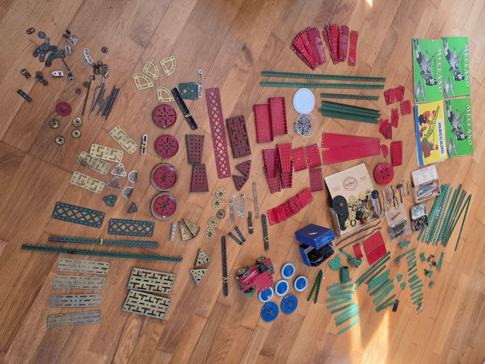 Grote vintage MECCANO verzameling – motor, tandwielen & boek, Ophalen of Verzenden