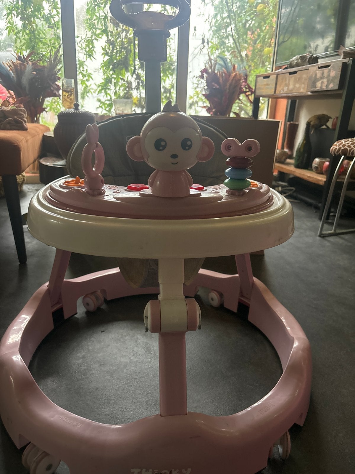 Roze loopstoel met speelblad en geluid van twinky, Kinderen en Baby's, Ophalen, Gebruikt, Overige typen, Met geluid