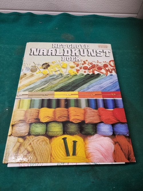 het grote naaldkunst boek 348blz, Ophalen of Verzenden
