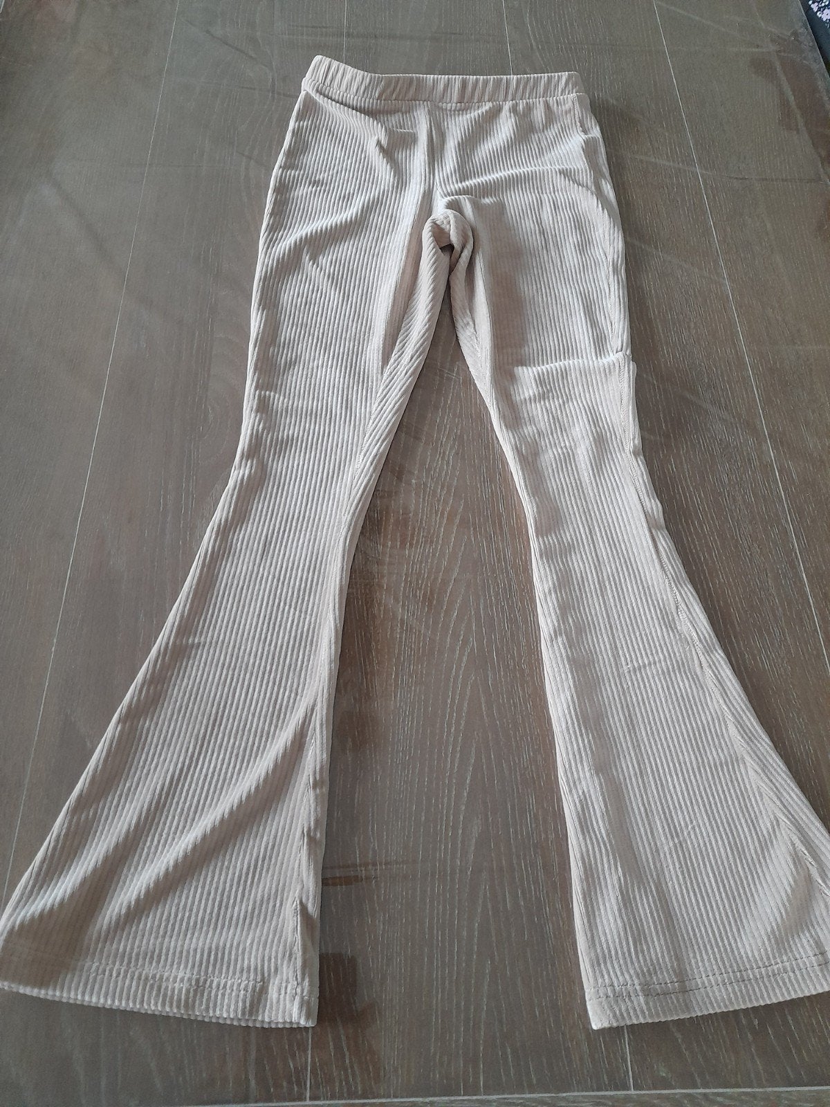 Nieuwstaat Ribbroek flared beige maat 152 Herfst tip, Kinderen en Baby's, Broek, Meisje, Nieuw, Ophalen of Verzenden
