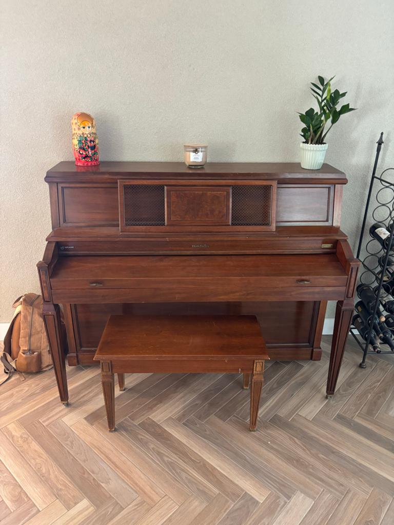 Gebruiksvriendelijke Baldwin piano zoekt nieuw thuis, Ophalen of Verzenden, Gebruikt, Bruin, Piano