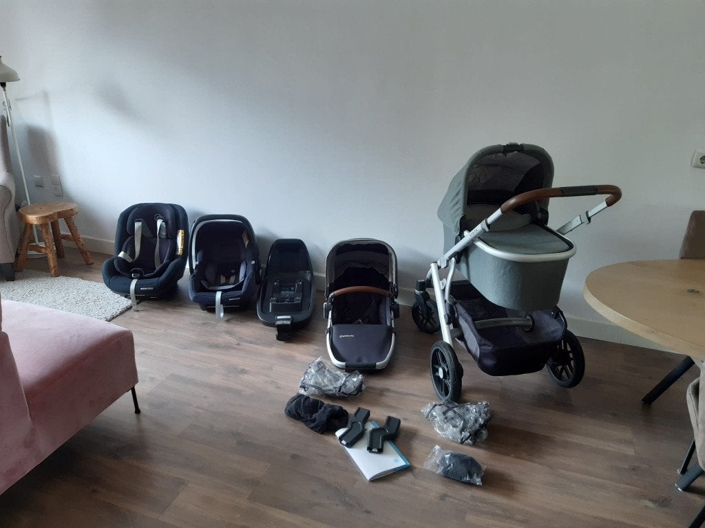 Uppababy Kinderwagen Vista V2 en 2 autostoeltjes Maxi-cosi, Gebruikt, Verstelbare duwstang, Ophalen, Kinderwagen