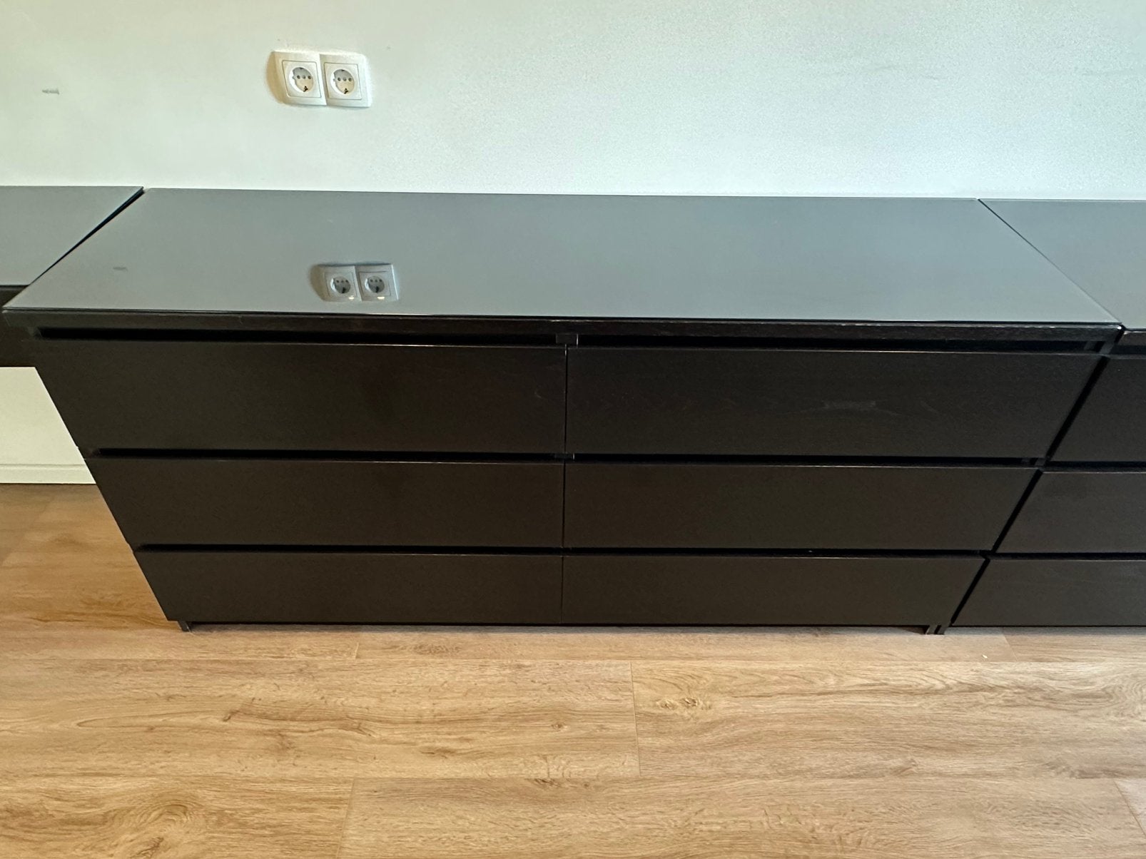 IKEA MALM ladekast zwartbruin – 6 lades met glazen blad, Ophalen, Gebruikt