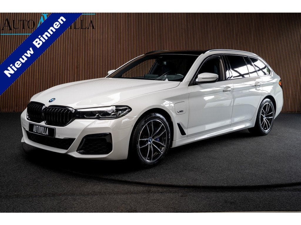 BMW 5 Serie Touring 530e M-Sport Navi Leer Sportstoelen PDC, 1998 cc, Achterwielaandrijving, Gebruikt, Zwart