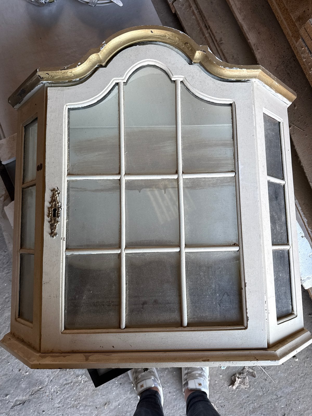 Leuk gezellig kastje om op te knappen met glas, Ophalen
