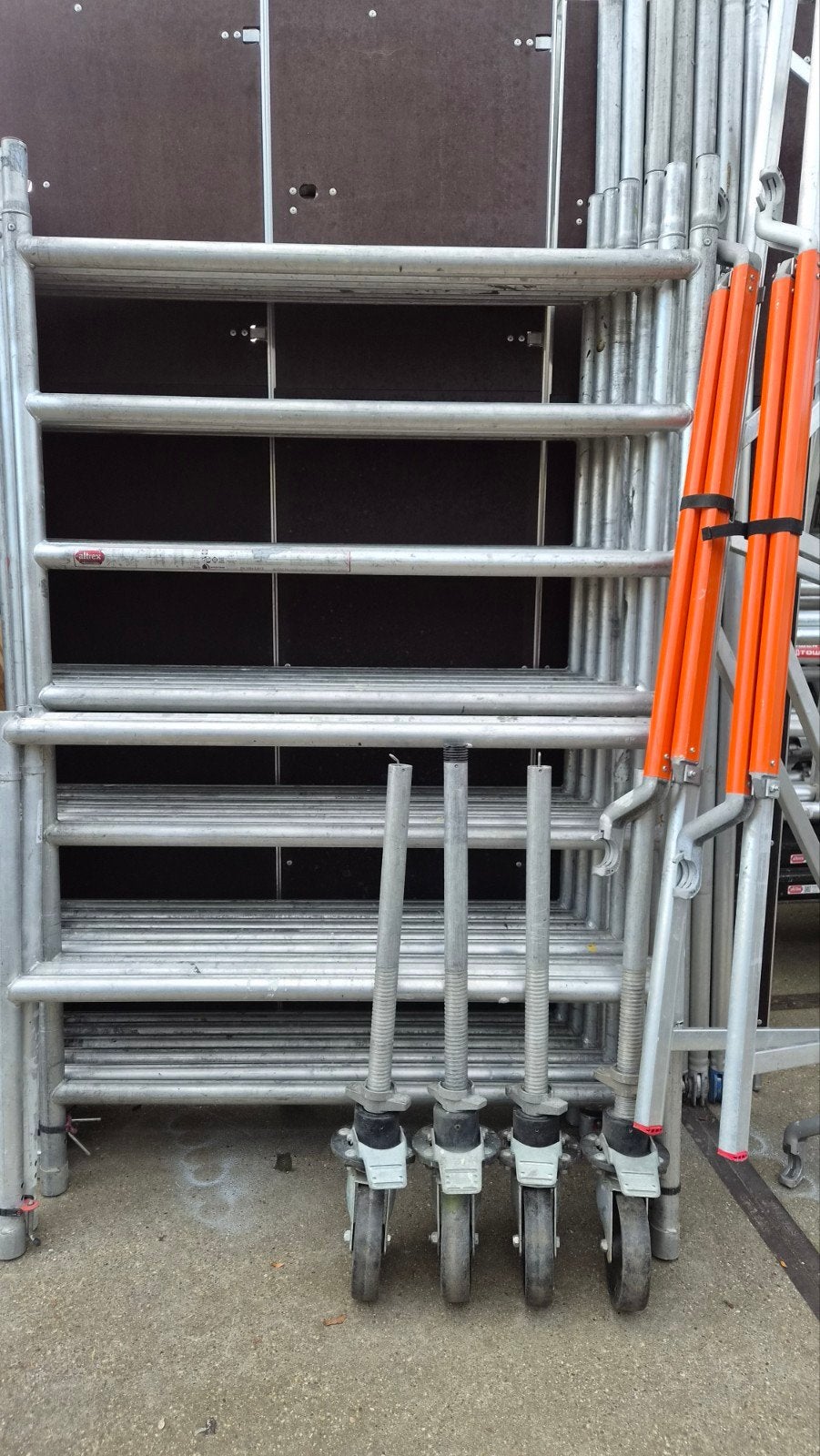 te koop altrex rolsteiger werkhoogte 8.20 meter, Doe-het-zelf en Verbouw, Altrex 5200, Ophalen of Verzenden, Rolsteiger of Kamersteiger