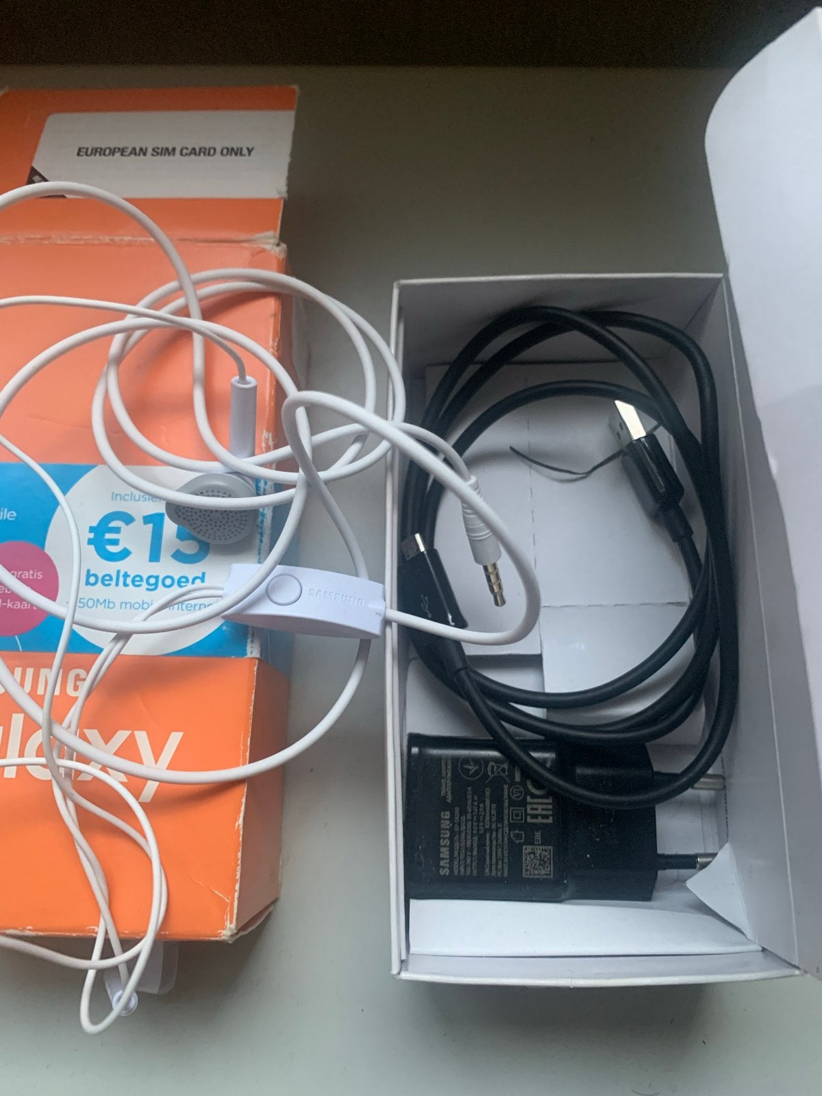 Samsung Galaxy J5 (2016) met doos en accessoires, Gebruikt, Overige modellen, Zwart, Touchscreen