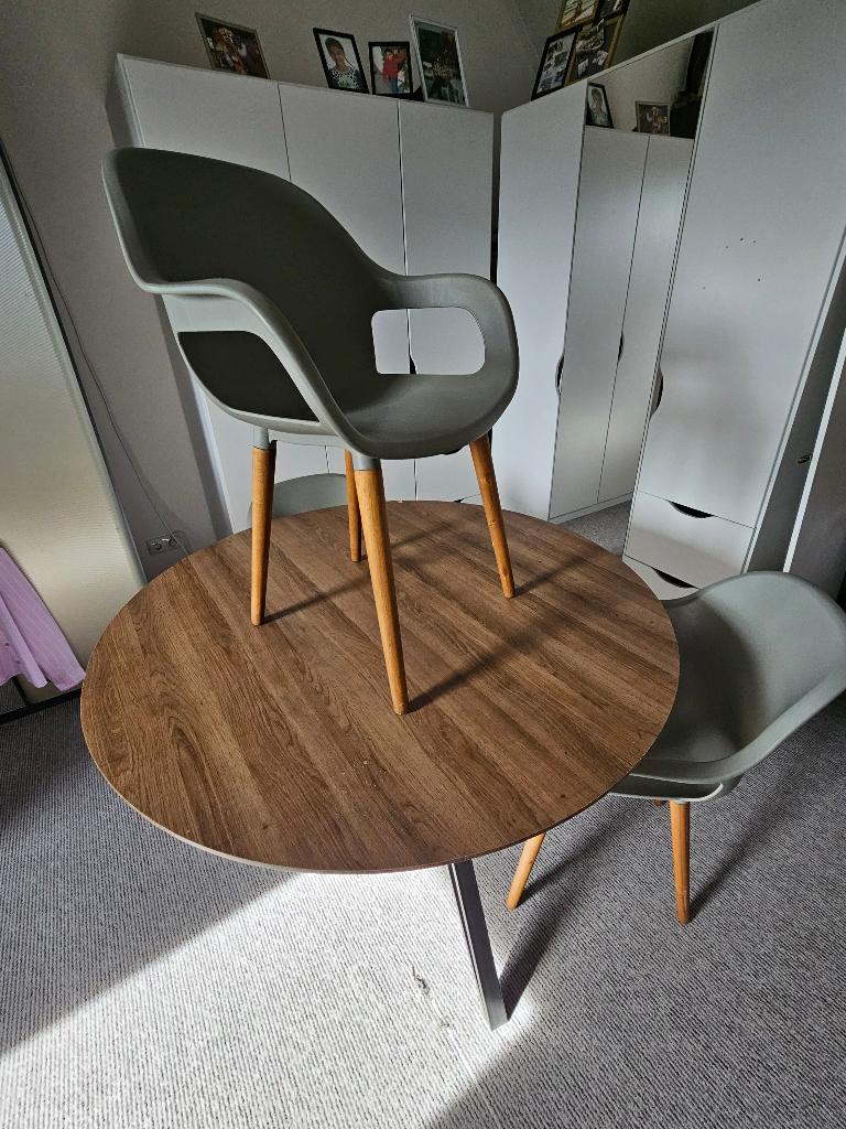 Ronde eettafel met 3 stoelen, Ophalen, Gebruikt, Rond, Vier personen