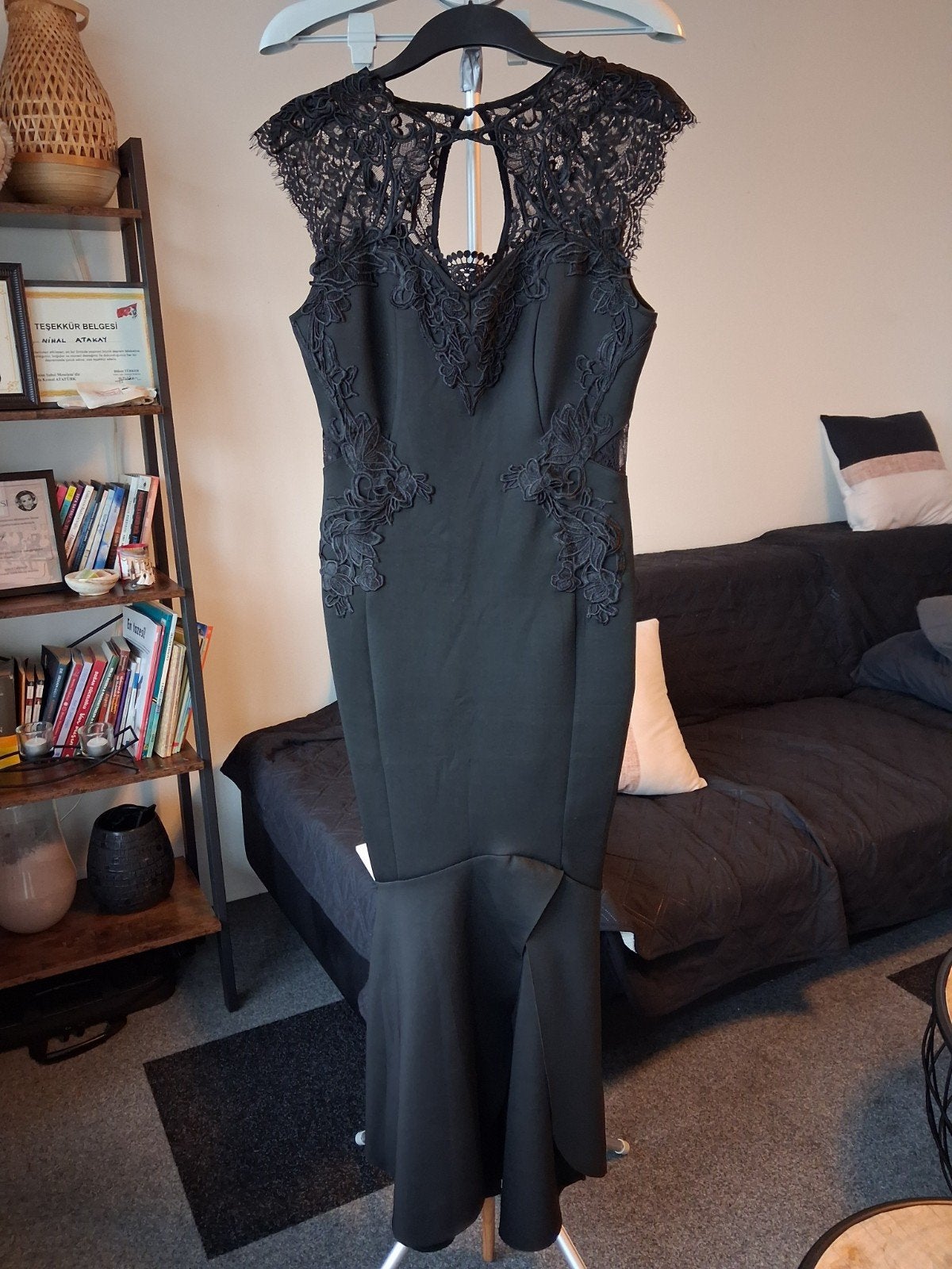 Zwarte galajurk/feestjurk met kant - Maat 36/38, Kleding | Dames, Ophalen of Verzenden, Zo goed als nieuw, Maat 38/40 (M), Zwart