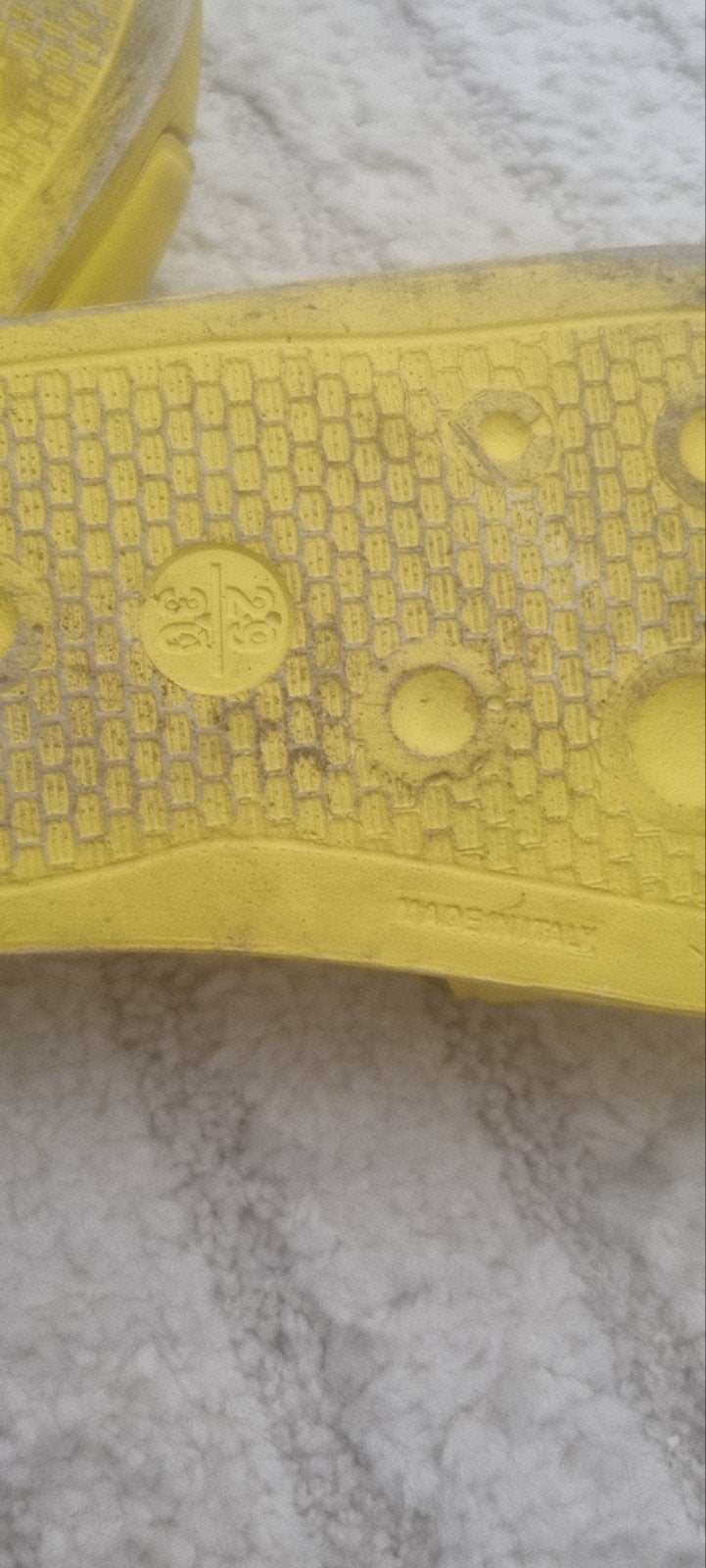 Dsquared2 slippers geel maat 29/30 voor jongens, Ophalen of Verzenden, Gebruikt, Dsquared2, Jongen