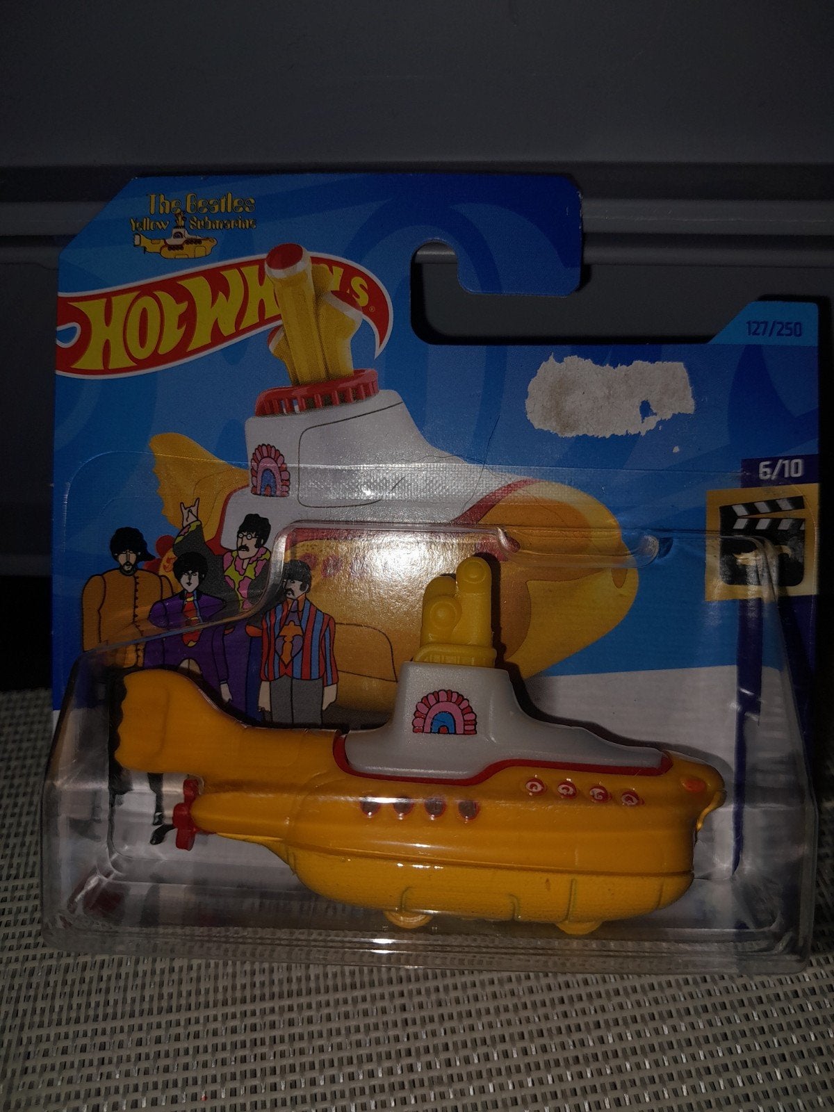 Hot Wheels The Beatles Yellow Submarine, Hobby en Vrije tijd, Modelauto's | Overige schalen, Nieuw, Overige typen, Ophalen of Verzenden