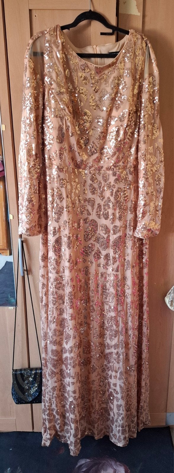 Elegante Avondjurk met Gouden Pailletten, Maat 46/48 (XL) of groter, Ophalen of Verzenden, Goud, Onder de knie