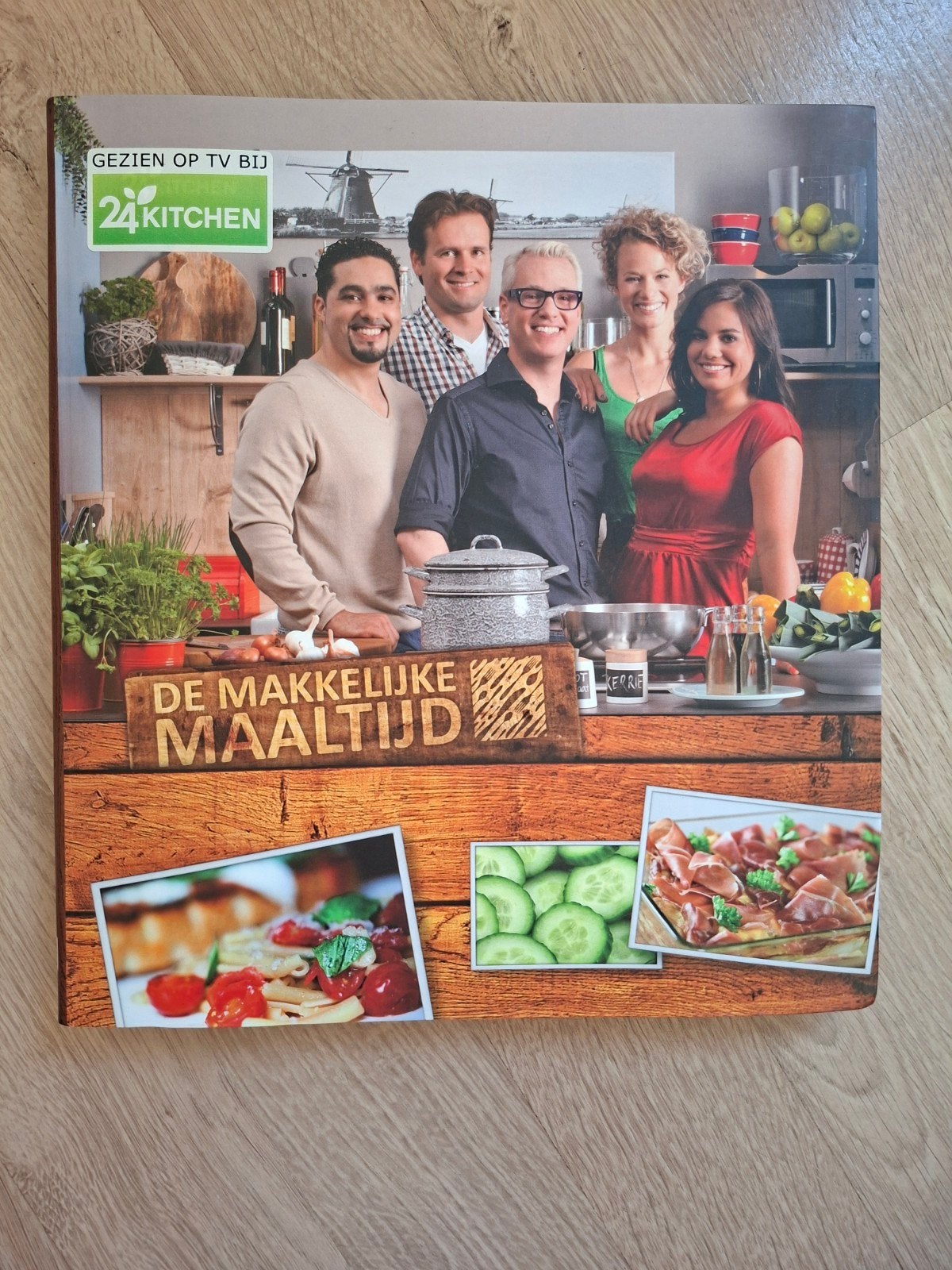 De Makkelijke Maaltijd - Kookboek 24Kitchen, Hoofdgerechten, Ophalen of Verzenden, Zo goed als nieuw, 24Kitchen Chefs