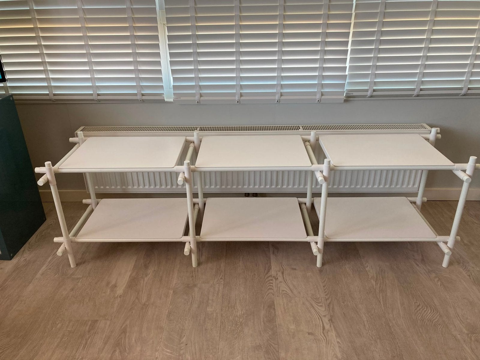 Stick System, lage open kast, Huis en Inrichting, Ophalen, Zo goed als nieuw