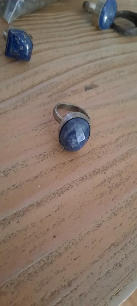 Oude, Tibetaanse ring met Lapis Lazuli. Maat 17., Sieraden, Tassen en Uiterlijk, Antieke sieraden, Ophalen of Verzenden, Zilver