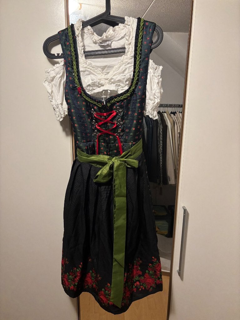 Geborduurde Dirndl (maat 36) met schort en ondershirt, Kleding, Maat 36 (S), Ophalen, Traditionele klederdracht