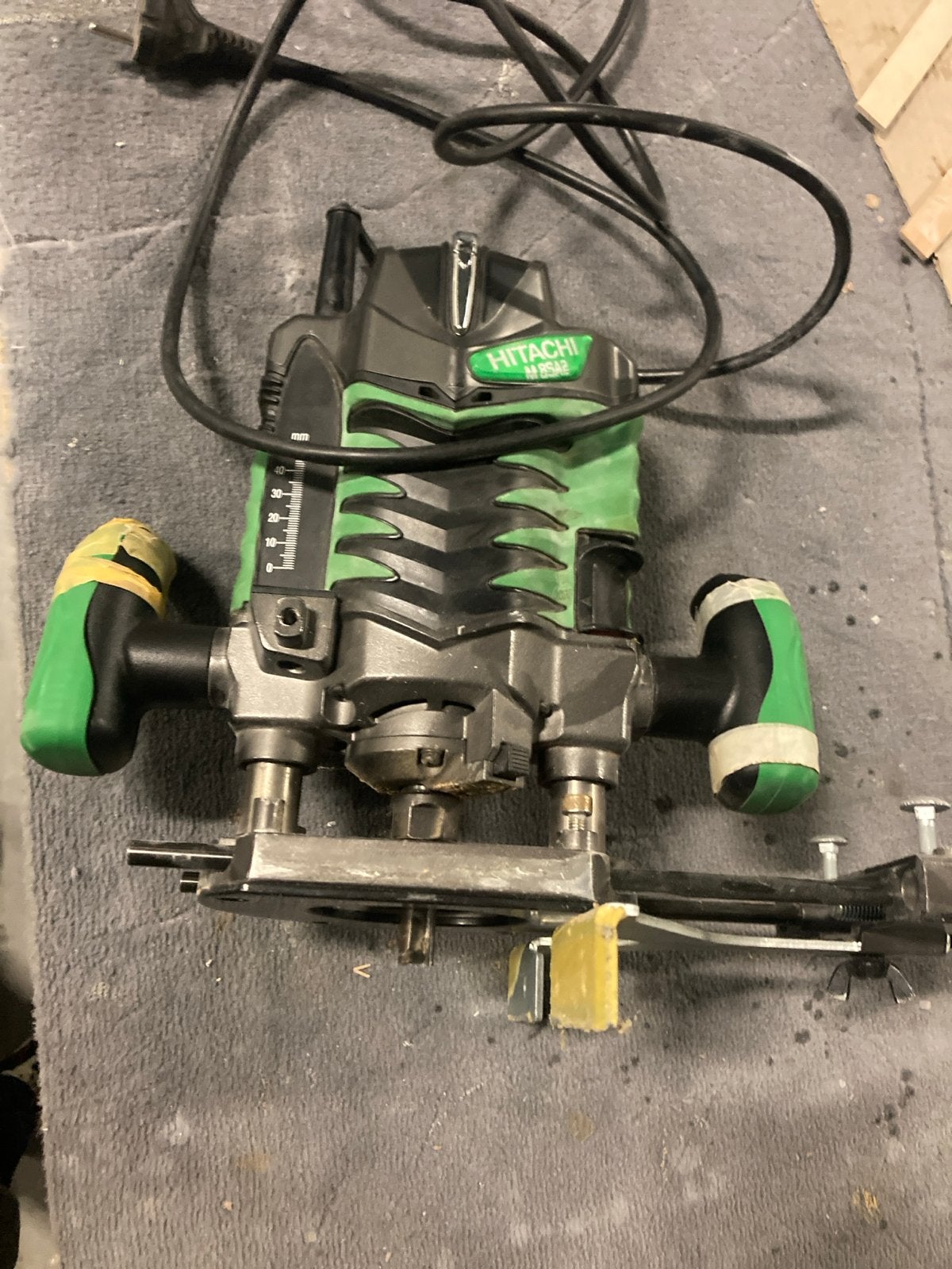 Hitachi M8SA2 Bovenfrees - Goede machine, Doe-het-zelf en Verbouw, Ophalen of Verzenden, Gebruikt, Elektrisch, Bovenfrees