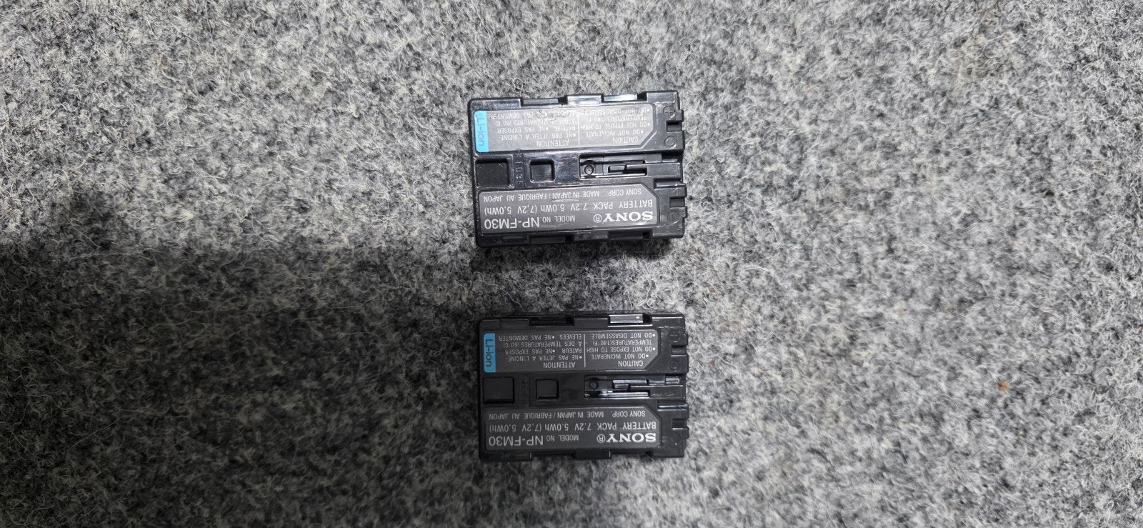 2x originele Sony NP-FM30 accu – 7,2V / 1500mAh, Ophalen of Verzenden, Zo goed als nieuw