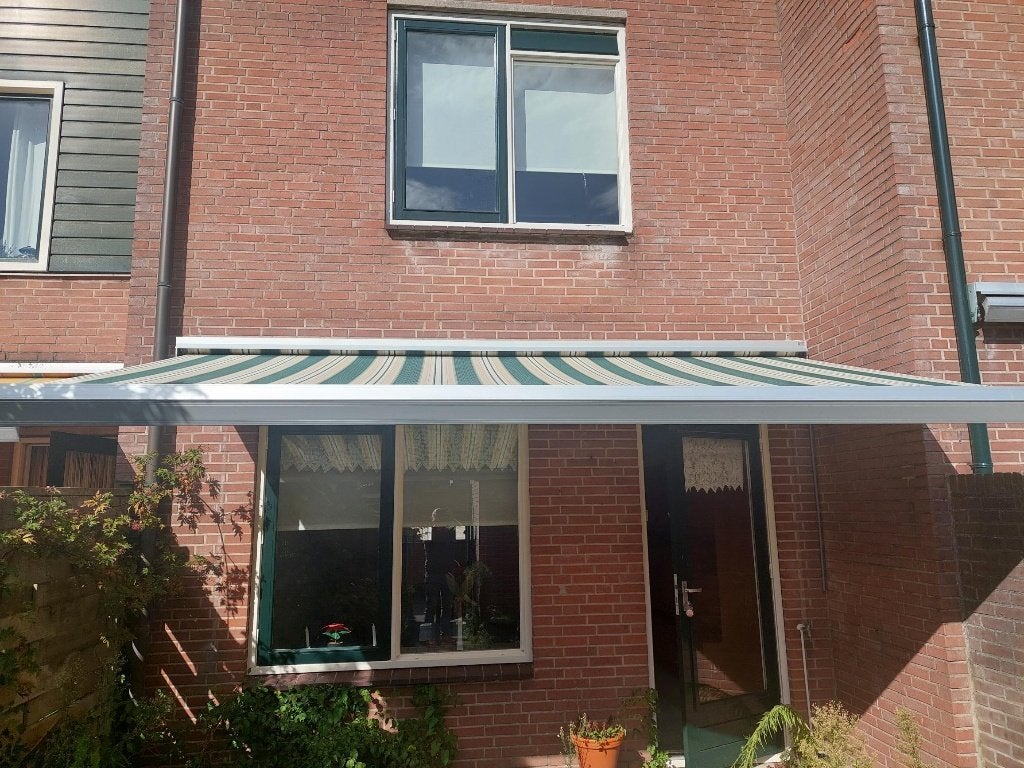 knikarmzonnescherm, Ophalen, Elektrisch, Zo goed als nieuw, 150 tot 300 cm