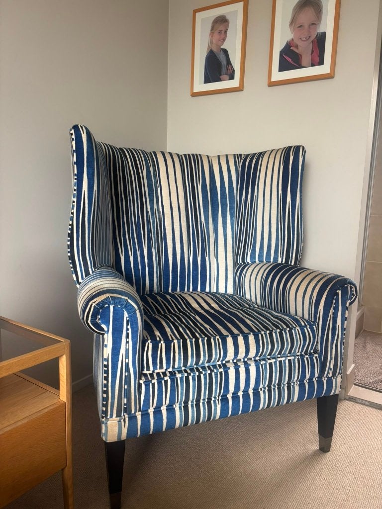 Heerlijke fauteuil blauw/wit, Ophalen, 75 tot 100 cm, Zo goed als nieuw, 75 tot 100 cm