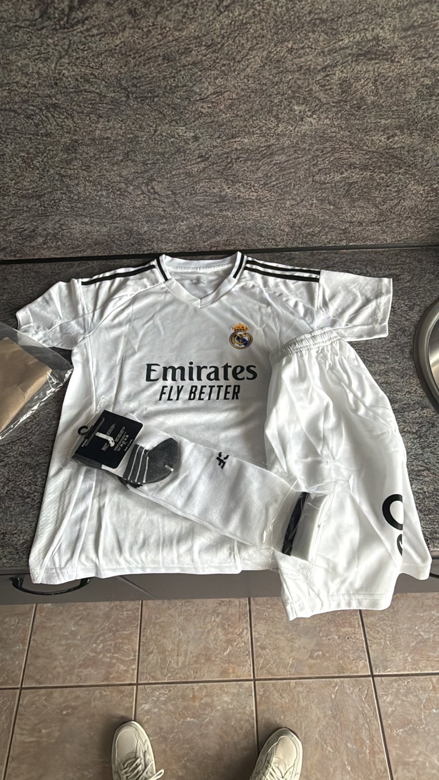 Real Madrid Kylian Mbappé set, Maat XS of kleiner, Ophalen of Verzenden, Nieuw, Shirt