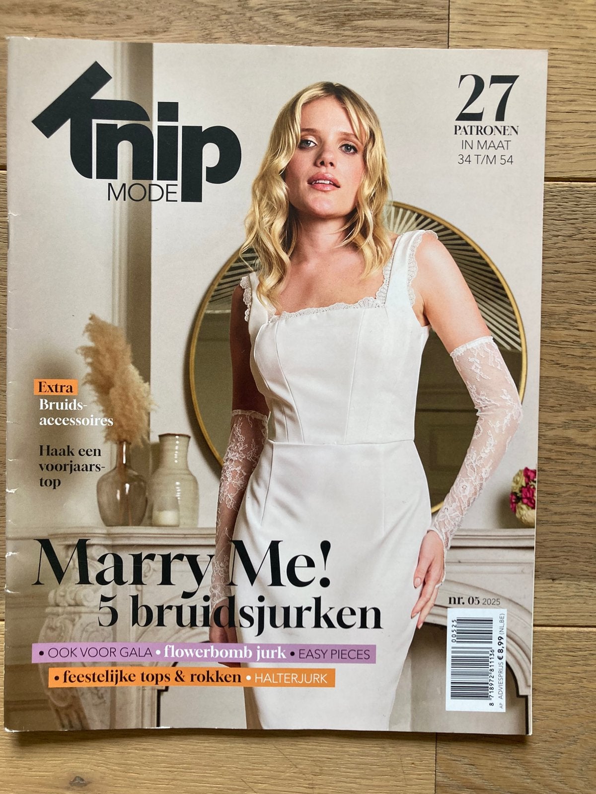 Knip mode tijdschrift volume 5 van 2025, Hobby en Vrije tijd, Ophalen of Verzenden, Zo goed als nieuw, Vrouw, Knipmode