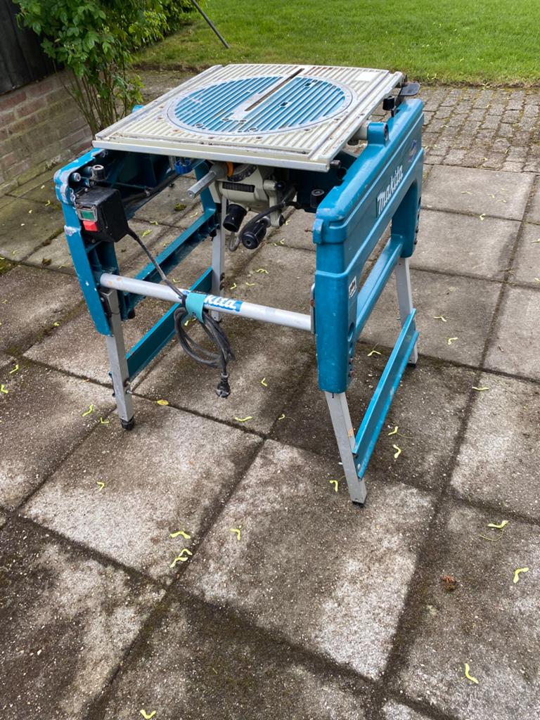 Makita flipover, Doe-het-zelf en Verbouw, Ophalen, 1200 watt of meer, Afkortzaag, 70 mm of meer