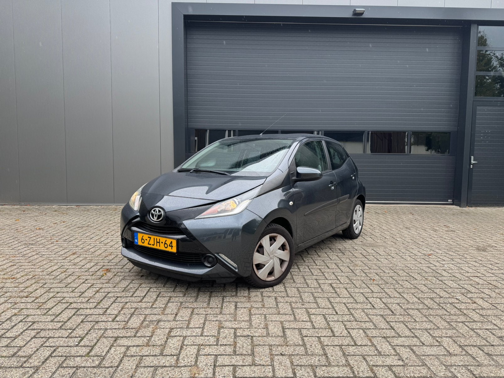 Toyota Aygo 1.0 X-Play 5-DEURS BJ 2015 AIRCO LED CAMERA NAP