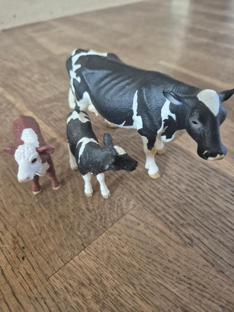 Schleich Koe met twee kalfjes, Verzamelen, Dierenverzamelingen, Ophalen of Verzenden, Zo goed als nieuw, Boerderijdier, Beeldje of Figuurtje