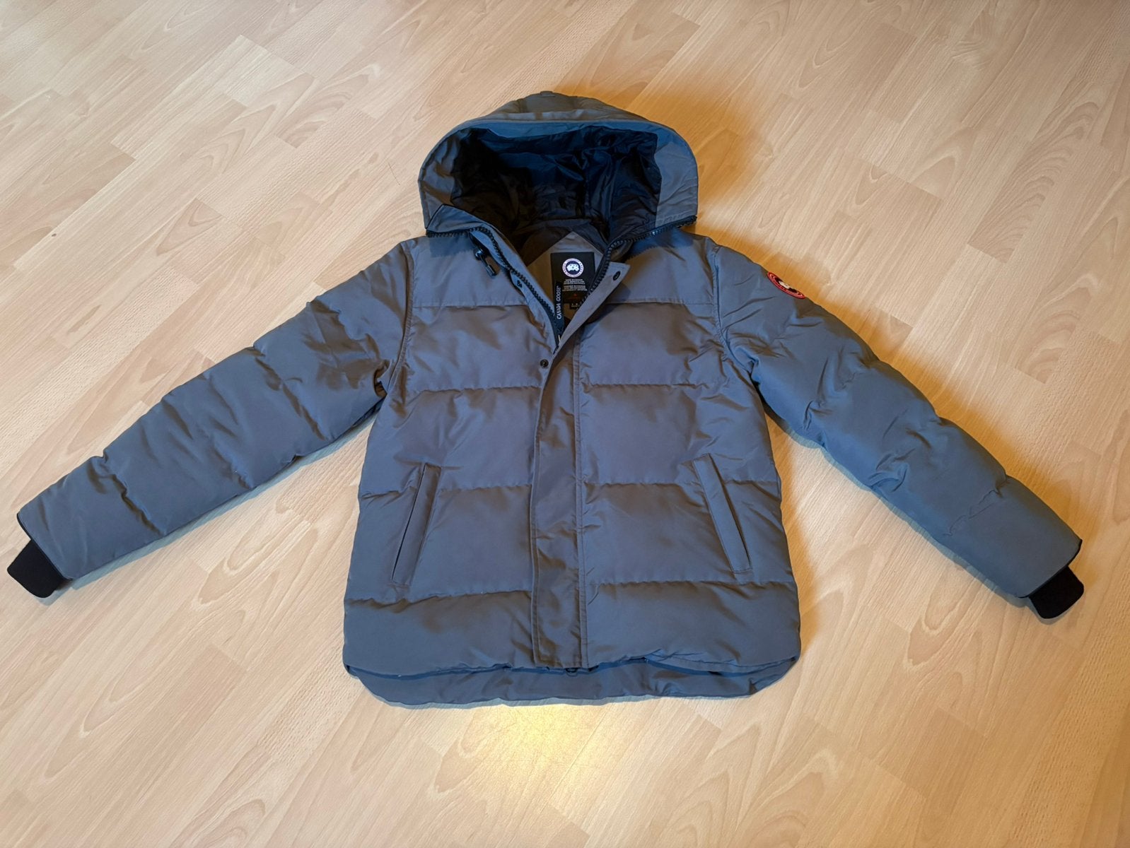 Canada Goose jack grijs maat M, Ophalen of Verzenden, Zo goed als nieuw, Maat 48/50 (M), Grijs