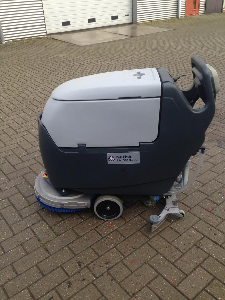 Schrobmachine Nilfisk BA 531, Doe-het-zelf en Verbouw, Reinigingsmachines, Ophalen of Verzenden, Zo goed als nieuw