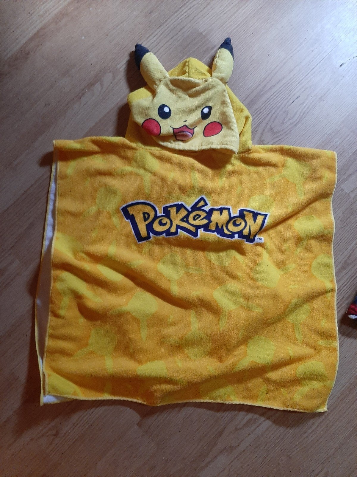 pokomon en badjas baby, Ophalen of Verzenden, Zo goed als nieuw, Jongen of Meisje