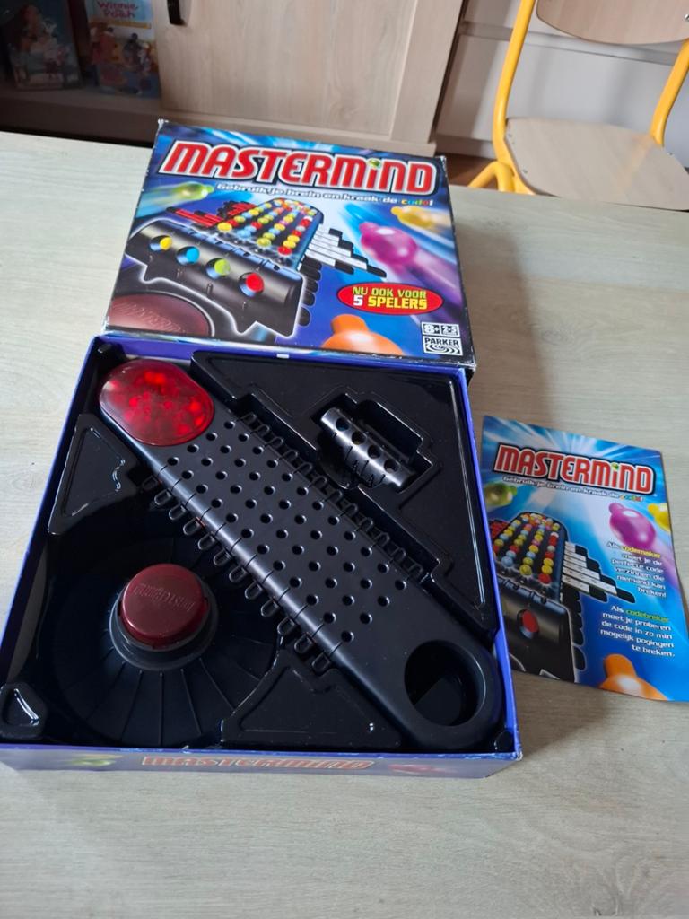 Mastermind bordspel - Kraak de code!, Hobby en Vrije tijd, Gezelschapsspellen | Bordspellen, Parker, Gebruikt, Ophalen of Verzenden