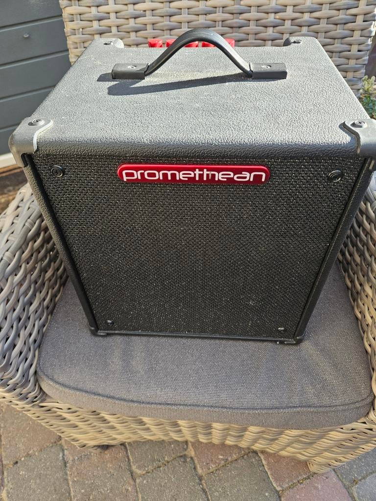 Promethean basgitaarversterker, Ophalen, Zo goed als nieuw, Minder dan 50 watt