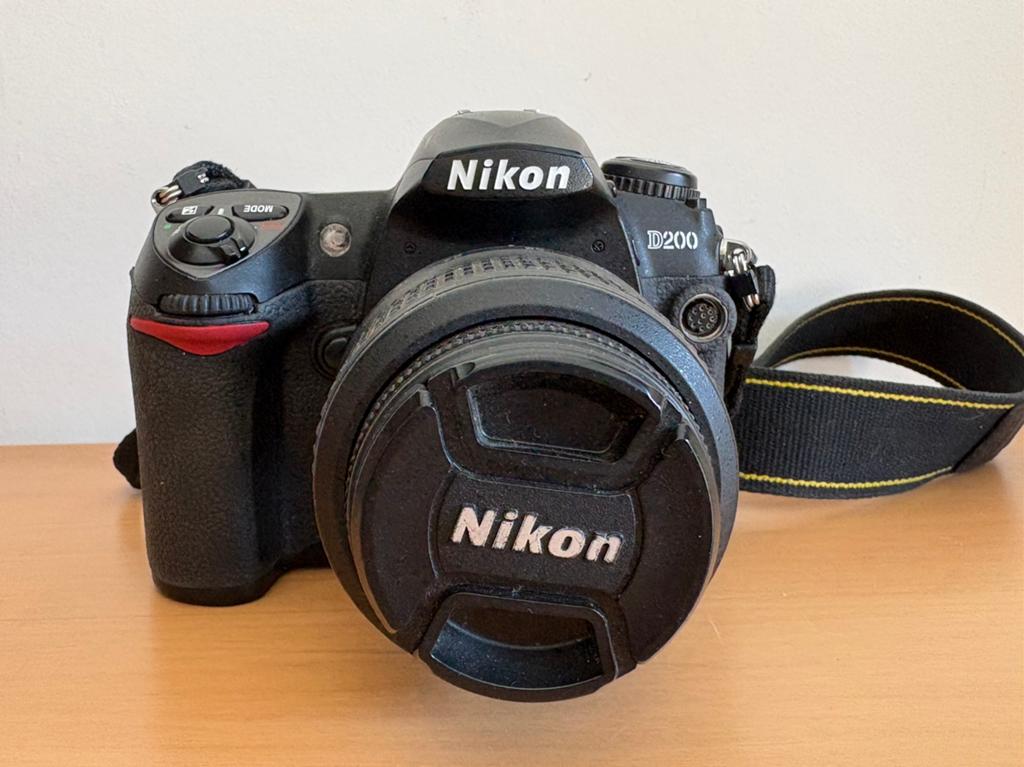 Nikon D200 dslr ccd sensor Nikkor 18-55 F:3.5-5.6 lens, Audio, Tv en Foto, Fotocamera's Digitaal, Zo goed als nieuw, Spiegelreflex