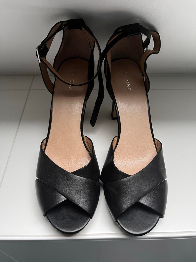 Zwarte Sandal hakken met enkelbandje, Kleding | Dames, Schoenen, Pumps, Zwart, Ophalen of Verzenden, Gedragen