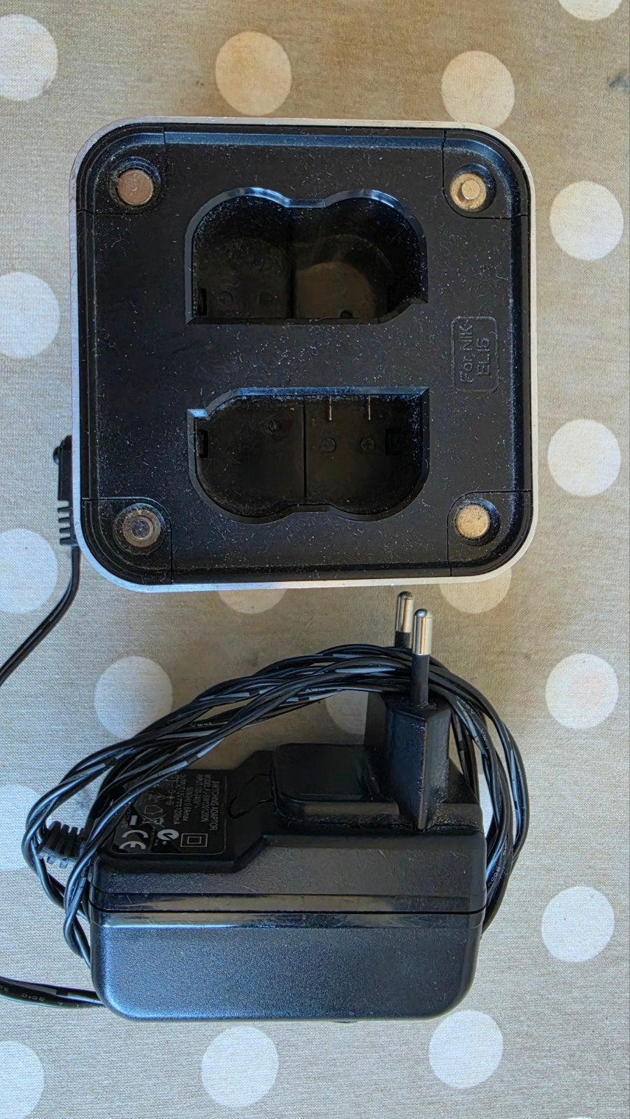 Hähnel Pro Cube Oplader voor Nikon EN-EL-15 en AA batterijen, Ophalen of Verzenden