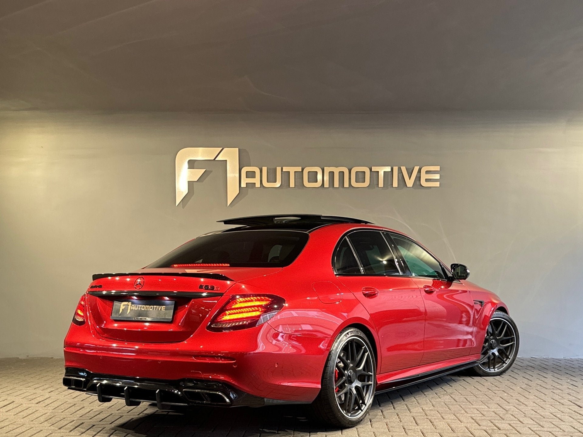 Mercedes-Benz E-klasse AMG 63 S 4M+ Pano|Kuip|Carbon|360Cam, Auto's, Automaat, Gebruikt, Leder, Sedan