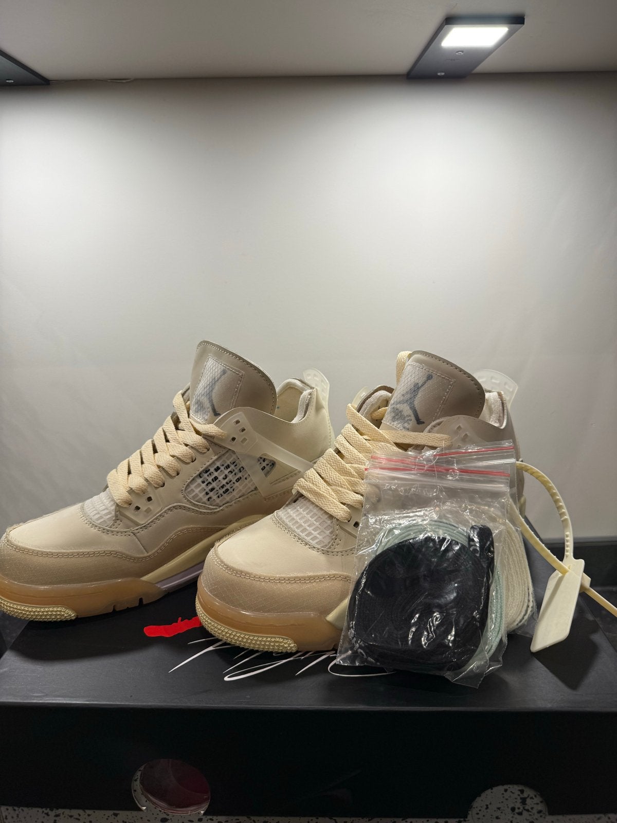 Air Jordan 4 Retro SP Off-White Sail - Maat 37,5, Kleding | Dames, Ophalen of Verzenden, Nieuw, Beige, Sneakers of Gympen