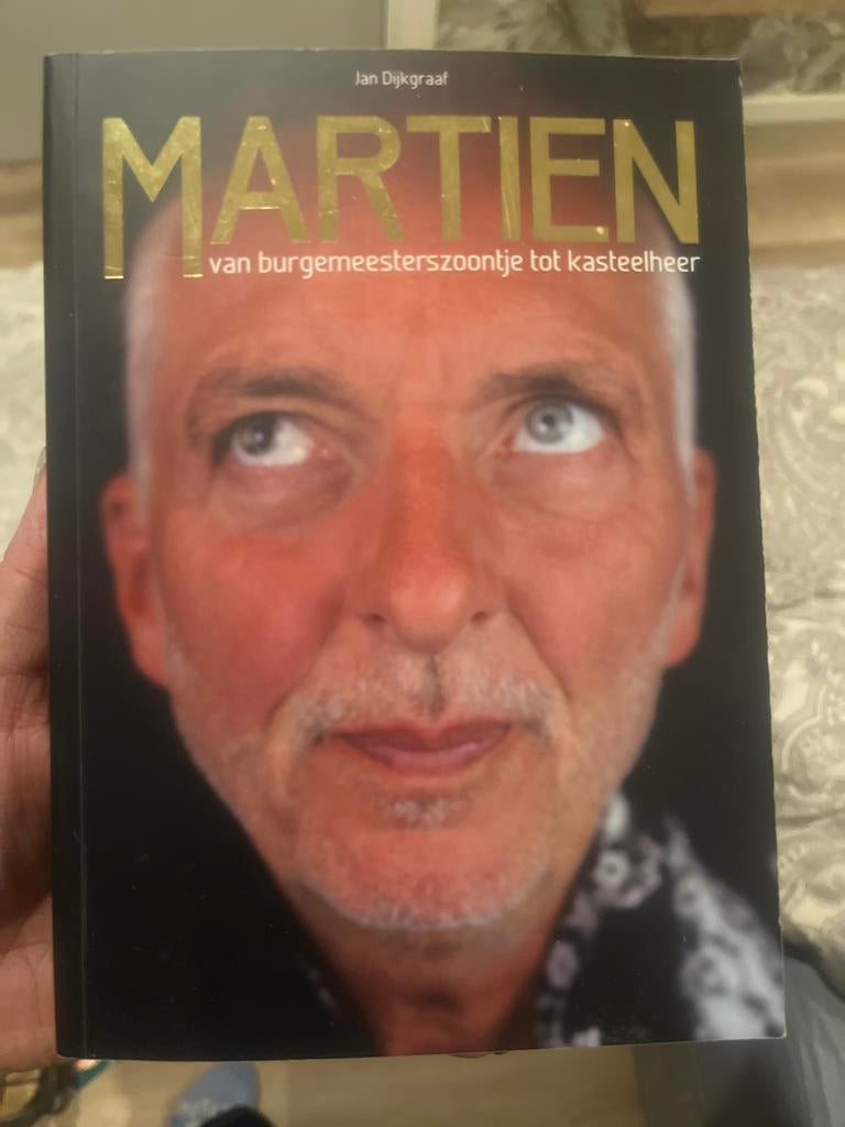 Boek Martien Meiland - Van burgemeesterszoontje tot kasteelh, Ophalen of Verzenden, Gelezen, Film, Tv en Media