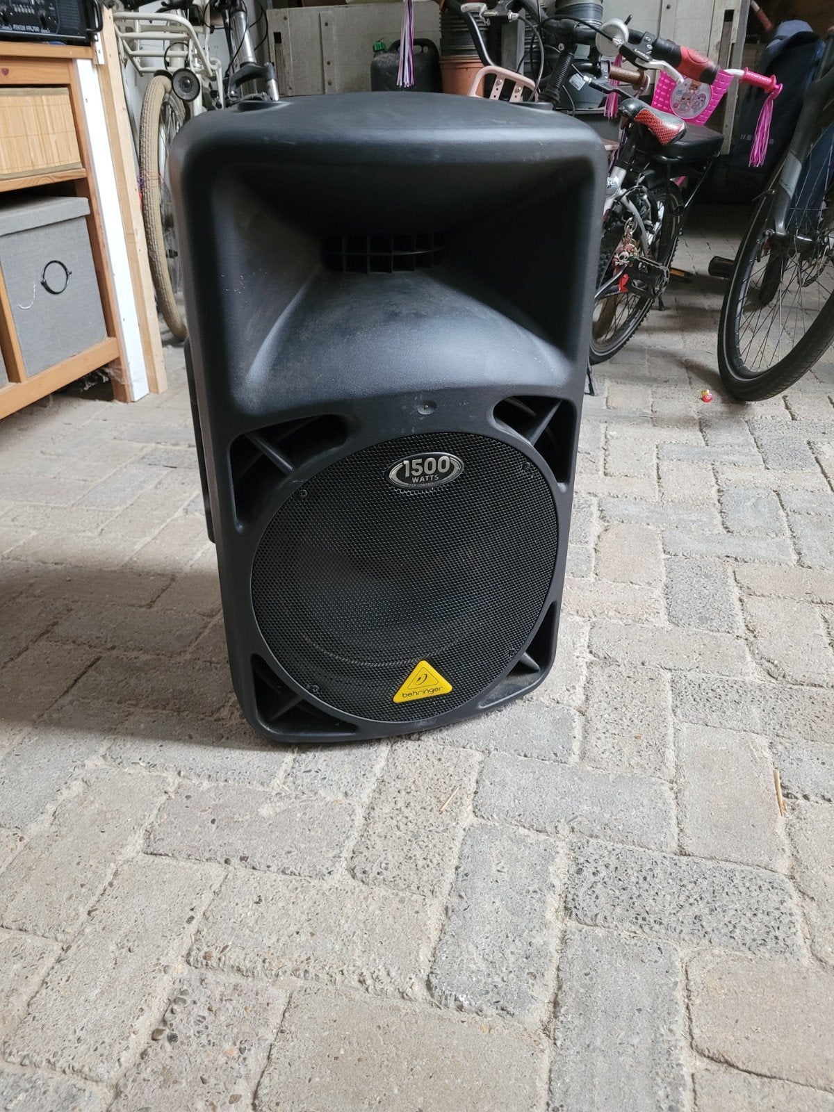 Behringer Eurolive B612D 1500 watt., Ophalen, Zo goed als nieuw, Audio