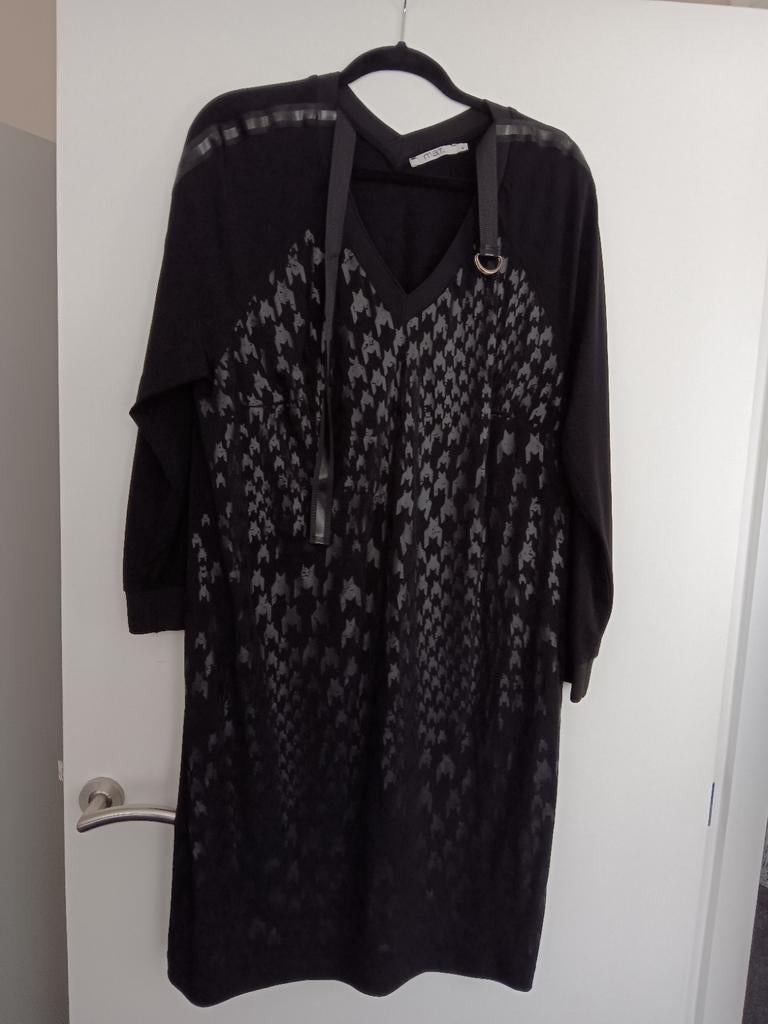 Te Koop: MAT FASHION Jurk,  mt S (46). Zwart. (J-48), Kleding | Dames, Grote Maten, Ophalen of Verzenden, Zo goed als nieuw, Mat Fashion
