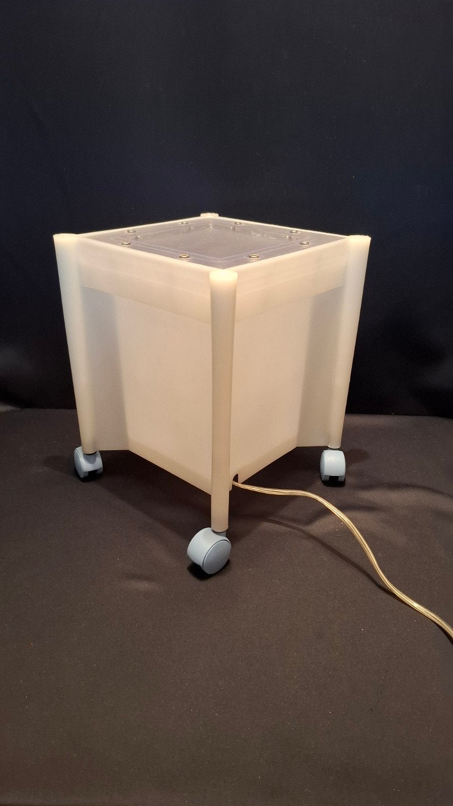 zeldzame kubus lamp KLEWE Italië, lees de beschrijving, Ophalen of Verzenden, Zo goed als nieuw, Kunststof, E27 (groot)